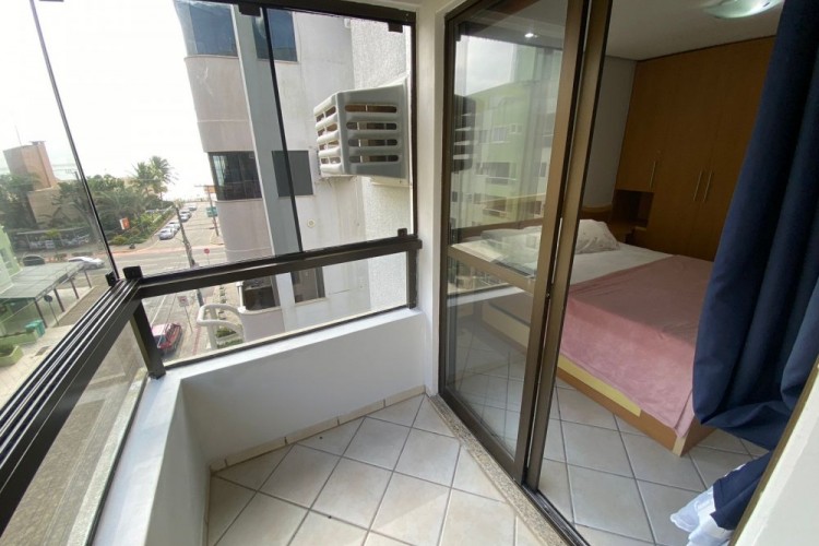 Apartamento no centro de Bombas com vista do mar.